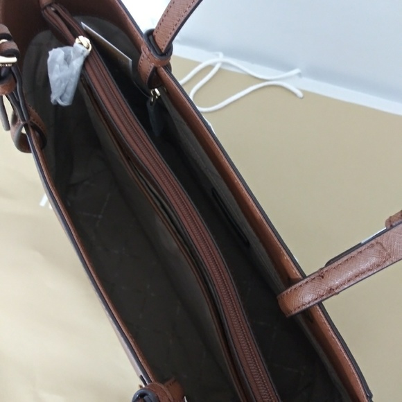 NWT MICHAEL KORS WALSH MEDIUM TOTE SHOULDER BAG - Picture 4 of 7